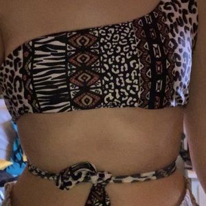 Brand Romwe, Size M. Runs big